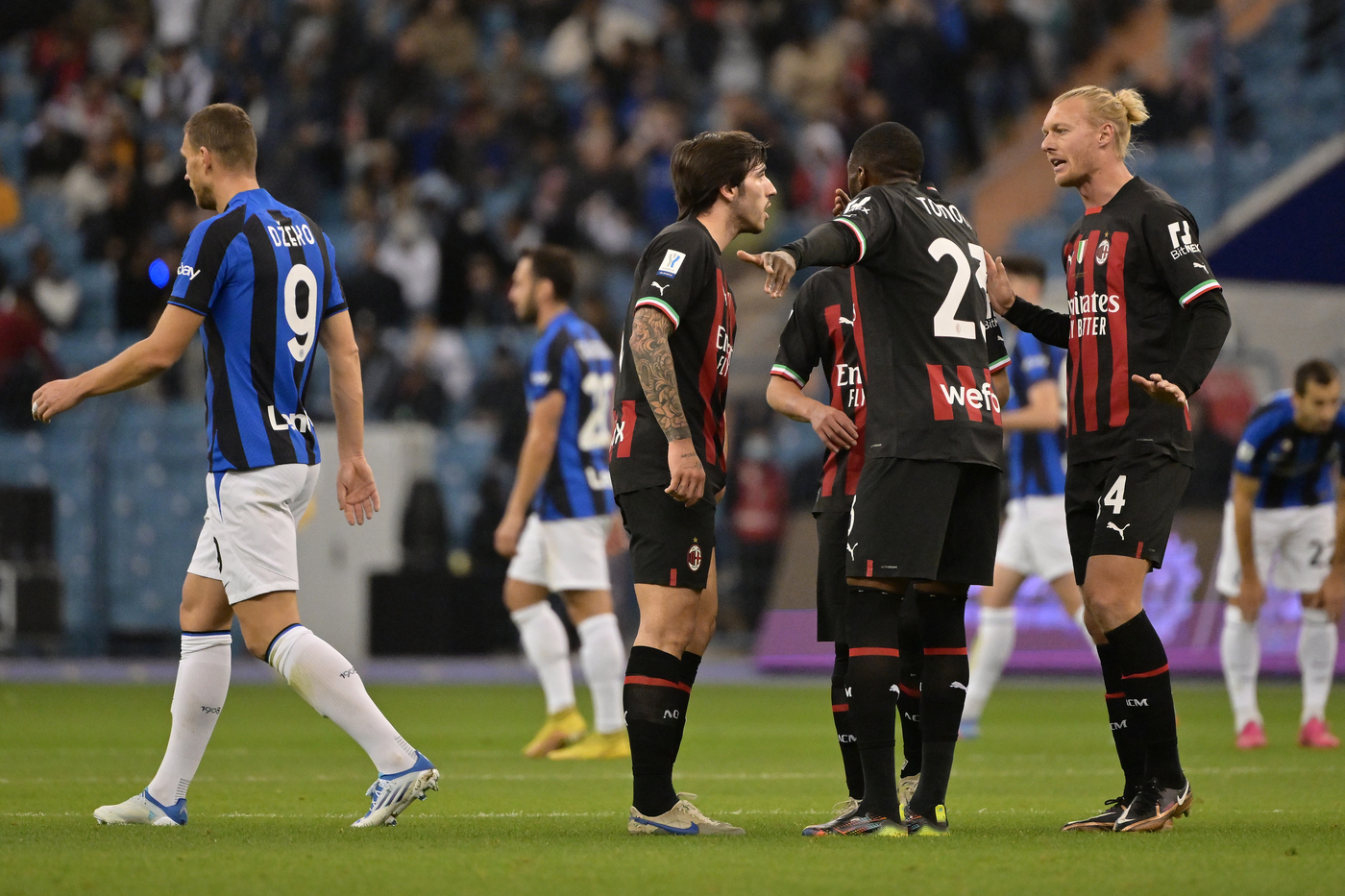 Il Milan si interroga, l'Inter festeggia la Supercoppa