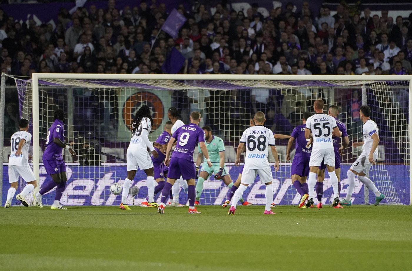 Un momento di Fiorentina-Napoli 2-2