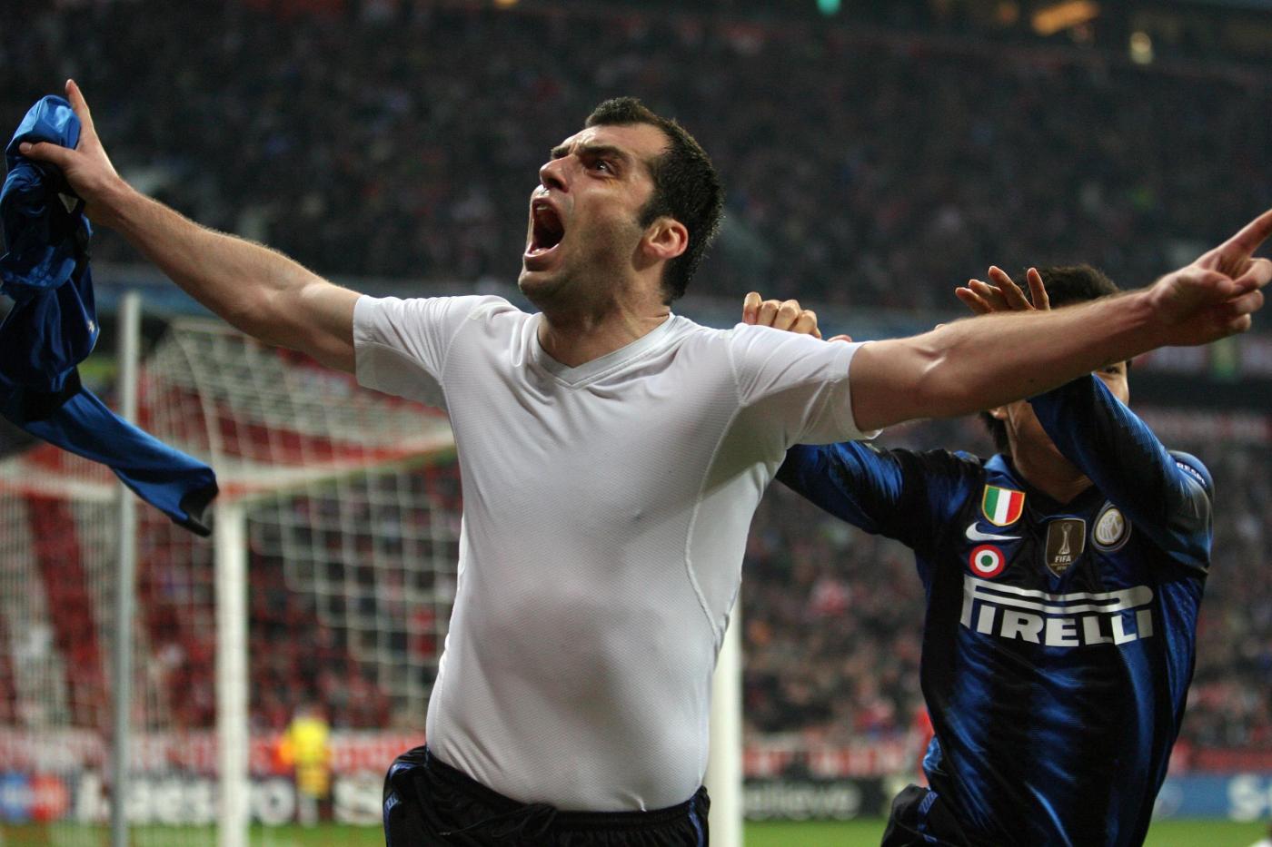 Goran Pandev, ai tempi dell'Inter, sigla il 3-2 definitivo contro il Bayern negli ottavi di Champions League 2010-2011 